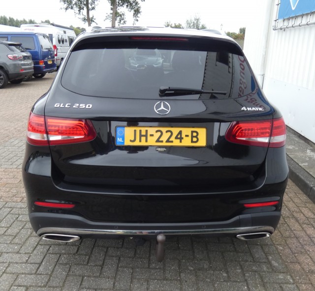 Foto 9 van MERCEDES-BENZ GLC-KLASSE 250 4MATIC AMG Automaat,Pano,Navi,Camera,Leer