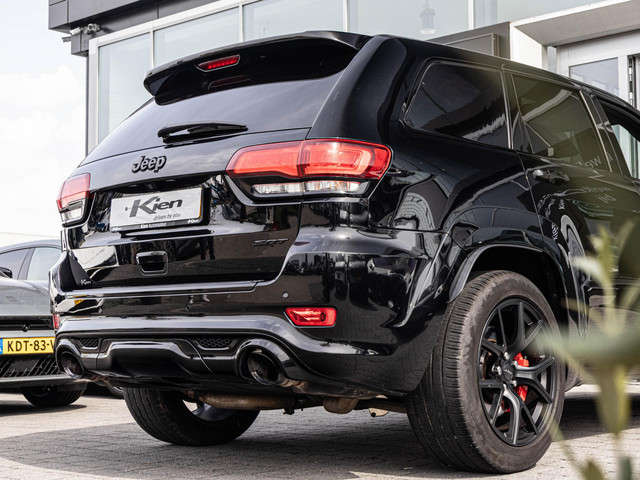 Foto 3 van Jeep Grand Cherokee 6.4 V8 SRT8 | LPG | Grijs-kenteken | Leder | Navi | Camera