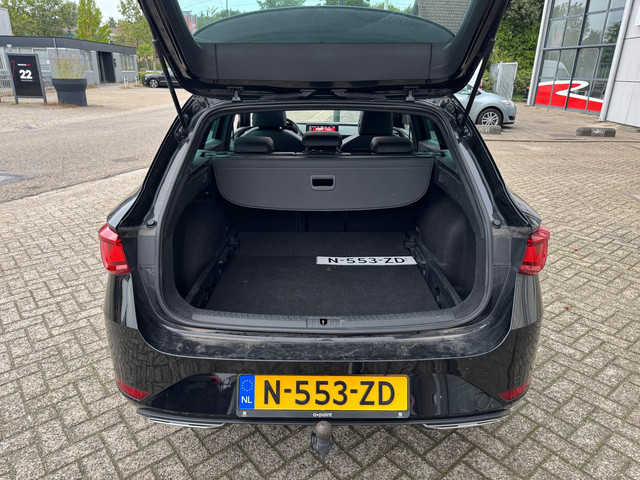 Foto 4 van Seat Leon Sportstourer 1.5 eTSI FR Business Panodak,Camera,trkhaak