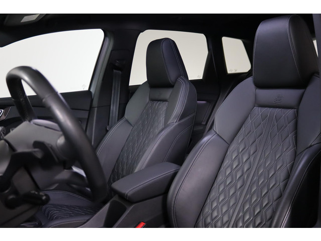 Foto 8 van Audi Q4 e-tron 50 quattro Launch edition S Competition 77 kWh Sonos, Panoramadak, Head-Up, RS-Stoele