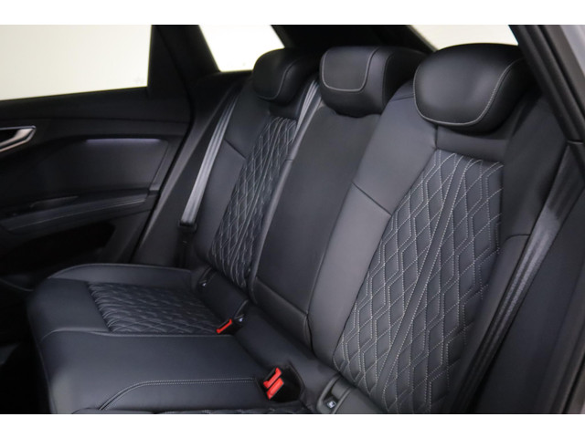 Foto 7 van Audi Q4 e-tron 50 quattro Launch edition S Competition 77 kWh Sonos, Panoramadak, Head-Up, RS-Stoele