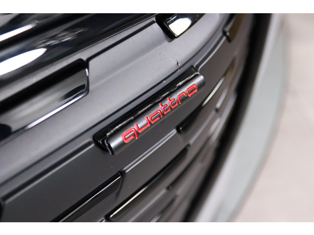 Foto 3 van Audi Q4 e-tron 50 quattro Launch edition S Competition 77 kWh Sonos, Panoramadak, Head-Up, RS-Stoele