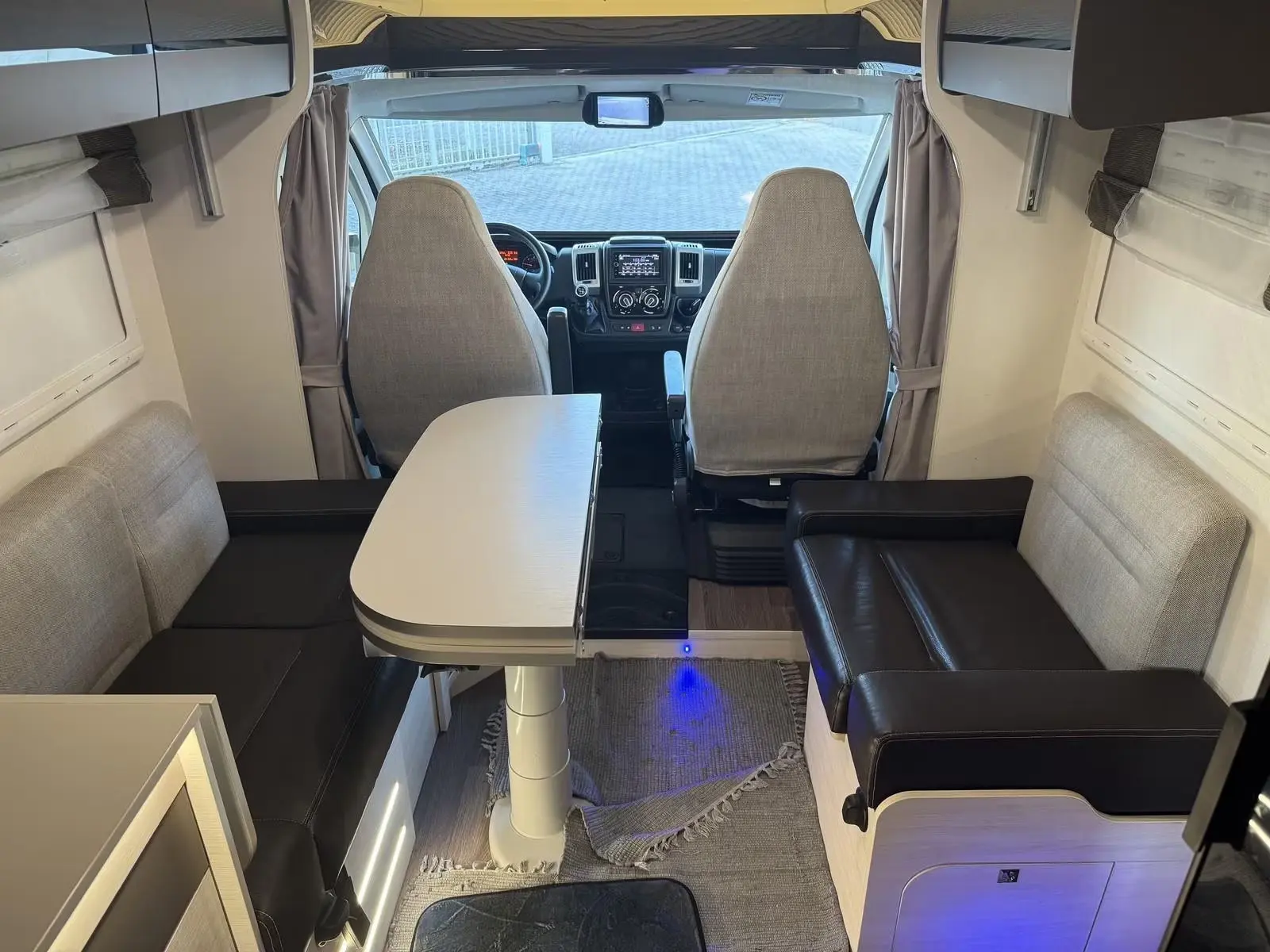 Foto 3 van 2018 Chausson 635 Flash Camper