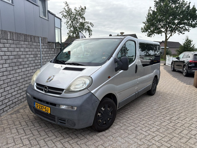 Foto 10 van Opel VIVARO 2.5DTI 2.7T L1H1 CAMPER (bj 2003)