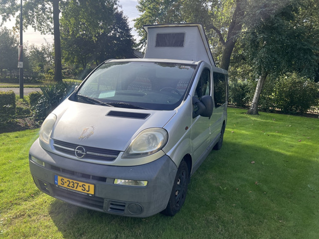 Foto 2 van Opel VIVARO 2.5DTI 2.7T L1H1 CAMPER (bj 2003)
