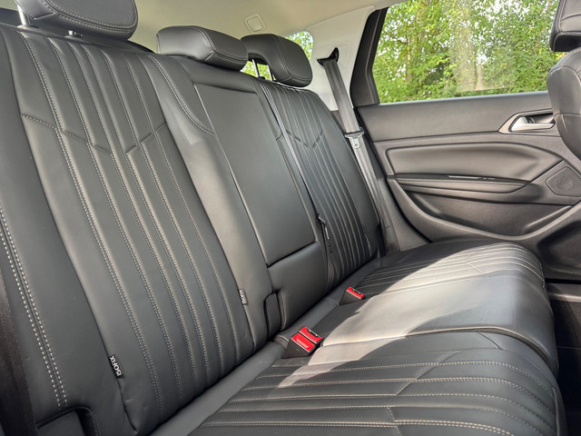 Foto 7 van Peugeot 308 SW 1.2 PureTech GT-line 2016 NAVI DAB+ MASSAGE STOELEN CLIMA