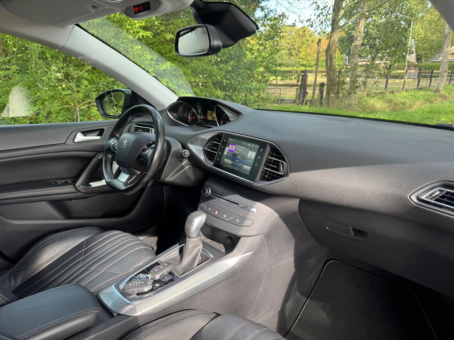 Foto 6 van Peugeot 308 SW 1.2 PureTech GT-line 2016 NAVI DAB+ MASSAGE STOELEN CLIMA