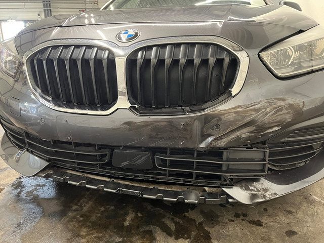 Foto 2 van BMW 1-serie 116d - Front Schade - Motor Lamp Brandt