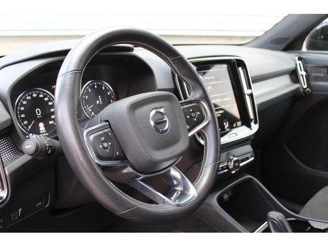 Foto 5 van Volvo XC40 2.0 B4 R-Design | Harman Kardon | Trekhaak | Memory | Adaptieve Cruise | Elektr. Achterkl