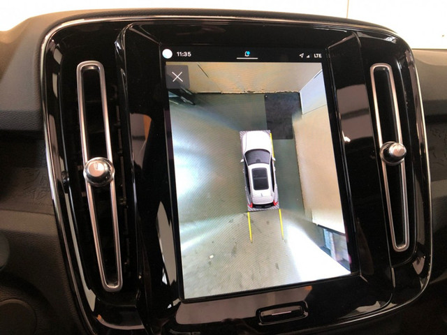 Foto 2 van Volvo XC40 Recharge Pro Pure Electric 2WD 360 Camera | Panoramadak | Climate Line
