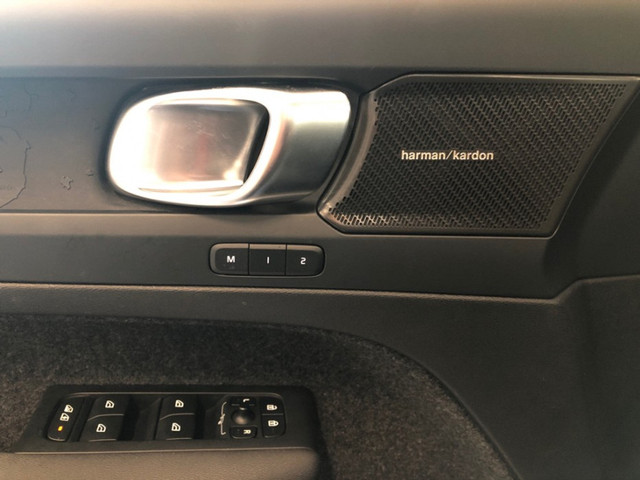 Foto 3 van Volvo XC40 Recharge Pro Pure Electric 2WD 360 Camera | Panoramadak | Climate Line