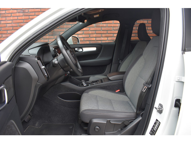Foto 3 van Volvo XC40 T3 163PK Automaat Business Pro | Trekhaak | 19'' | Audio & Park Assist Pack | Climate Pac