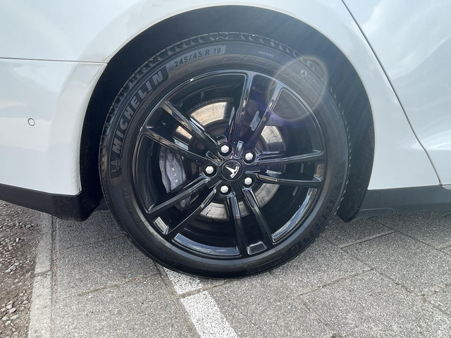 Foto 2 van Tesla Model S 85 Base /Pano/leder/Camera/Free Supercharge/