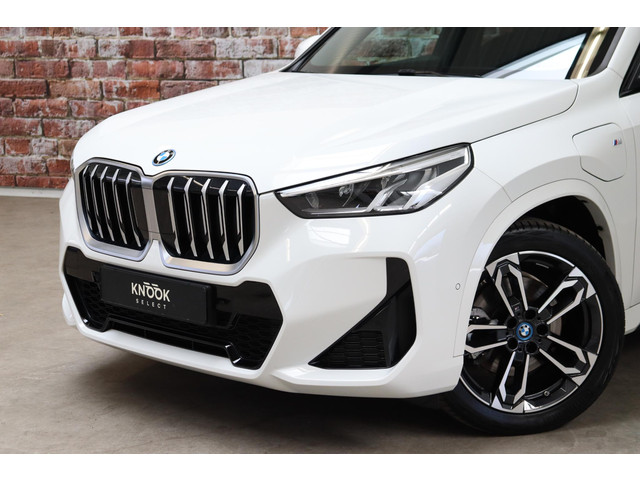 BMW X1 xDrive25e Executive M Sport Pakket Automaat / Widescreen Display / Shadow Line / Achteruitrij