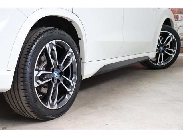 Foto 6 van BMW X1 xDrive25e Executive M Sport Pakket Automaat / Widescreen Display / Shadow Line / Achteruitrij