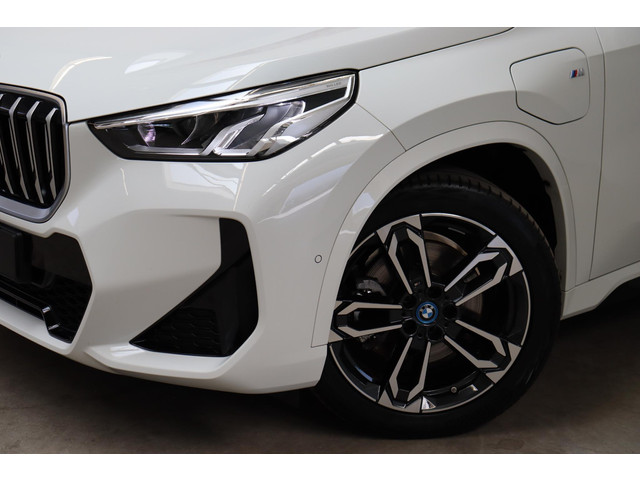 Foto 2 van BMW X1 xDrive25e Executive M Sport Pakket Automaat / Widescreen Display / Shadow Line / Achteruitrij