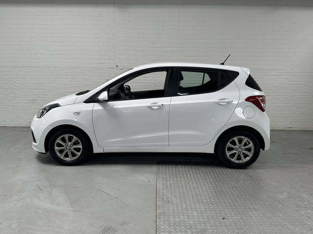 Foto 8 van Hyundai i10 1.0i i-Motion AIRCO / CRUISE / STOELVRM / ELK.PAKKET