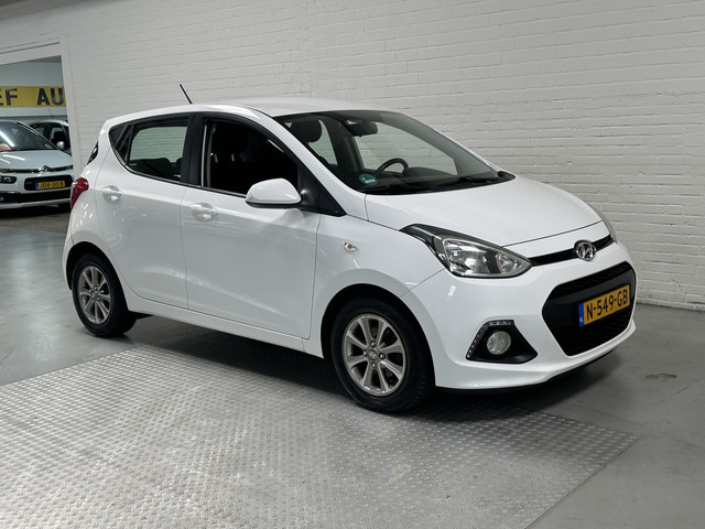 Foto 7 van Hyundai i10 1.0i i-Motion AIRCO / CRUISE / STOELVRM / ELK.PAKKET