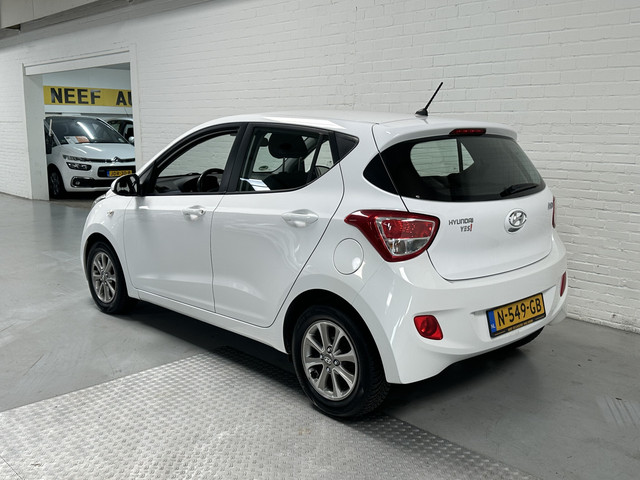 Foto 5 van Hyundai i10 1.0i i-Motion AIRCO / CRUISE / STOELVRM / ELK.PAKKET