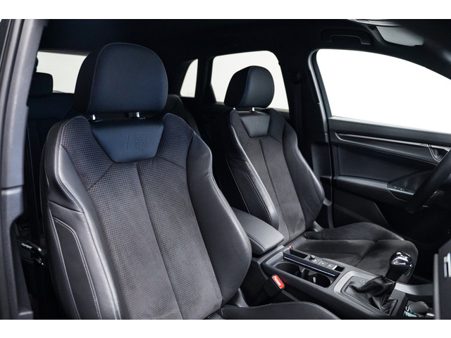 Foto 4 van Audi Q3 45 TFSI e S-Line Black ed|20 inch|Camera|Alcantara|Acc|Apple car
