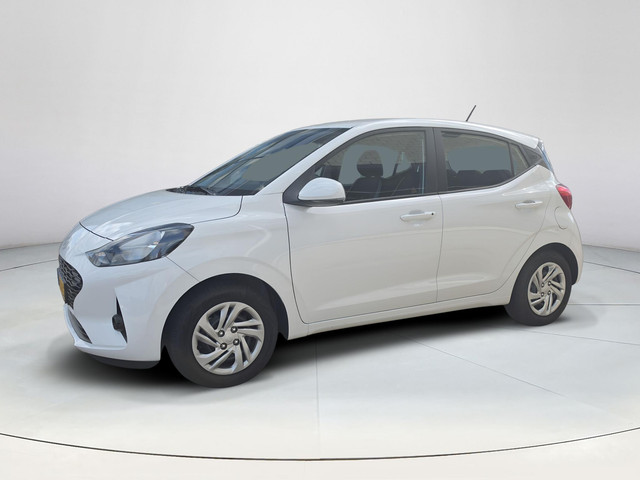Foto 9 van Hyundai i10 1.0 Comfort Smart 5-zits Automaat | 5.357 originele kilometers | Navigatie | Trekhaak |