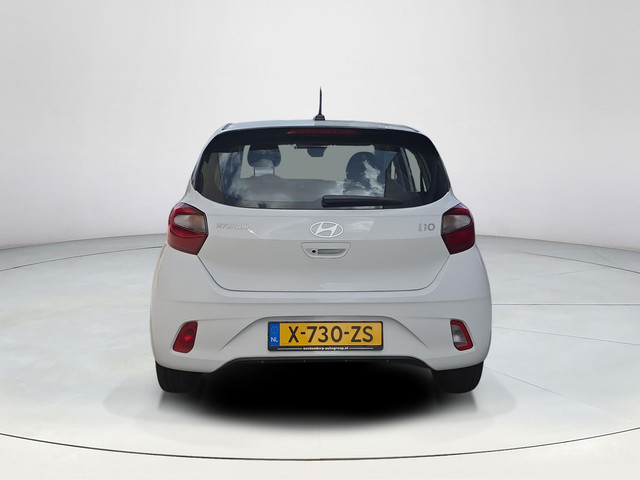 Foto 7 van Hyundai i10 1.0 Comfort Smart 5-zits Automaat | 5.357 originele kilometers | Navigatie | Trekhaak |