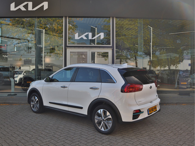Foto 4 van Kia e-Niro ExecutiveLine 64 kWh | Leder | Stoelventilatie | JBL | Schuifdak | All-Seasons | Tot 10Jr
