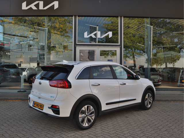 Foto 5 van Kia e-Niro ExecutiveLine 64 kWh | Leder | Stoelventilatie | JBL | Schuifdak | All-Seasons | Tot 10Jr