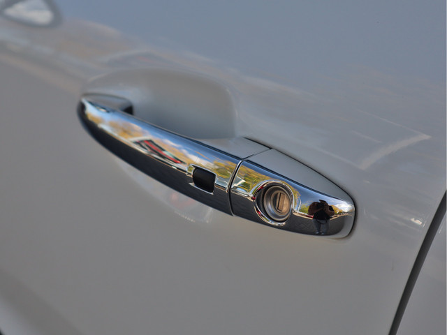Foto 9 van Kia e-Niro ExecutiveLine 64 kWh | Leder | Stoelventilatie | JBL | Schuifdak | All-Seasons | Tot 10Jr
