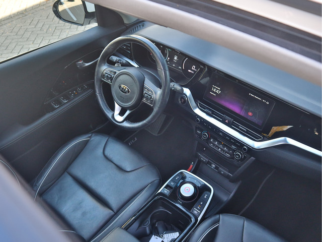 Kia e-Niro ExecutiveLine 64 kWh | Leder | Stoelventilatie | JBL | Schuifdak | All-Seasons | Tot 10Jr