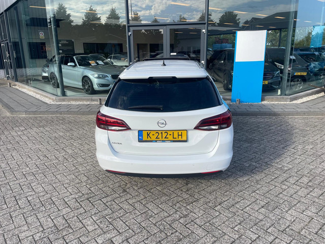 Foto 9 van Opel Astra Sports Tourer 1.2 Elegance