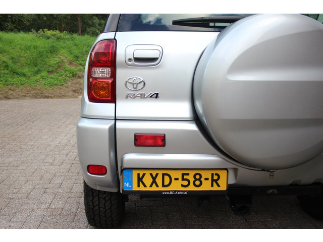 Foto 3 van Toyota RAV4 1.8-16V VVT-i Luna 3-deurs * Airco / Trekhaak / 2WD *