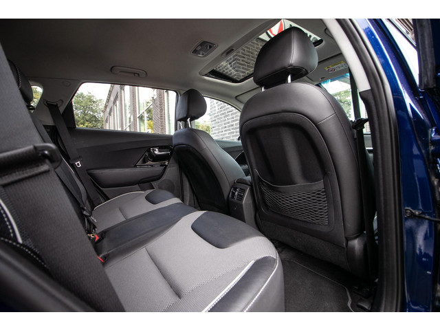Foto 6 van Kia e-Niro DynamicPlusLine 64 kWh | Schuif l kantel dak | Trekhaak |