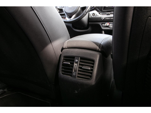 Foto 4 van Kia e-Niro DynamicPlusLine 64 kWh | Schuif l kantel dak | Trekhaak |