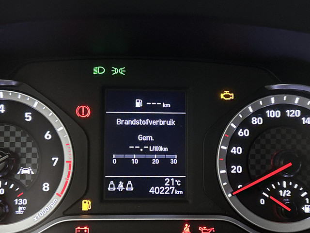 Foto 6 van Hyundai i10 1.0 T-GDI N Line 5-zits | Afneembare Trekhaak | All-Season banden | Origineel NL |