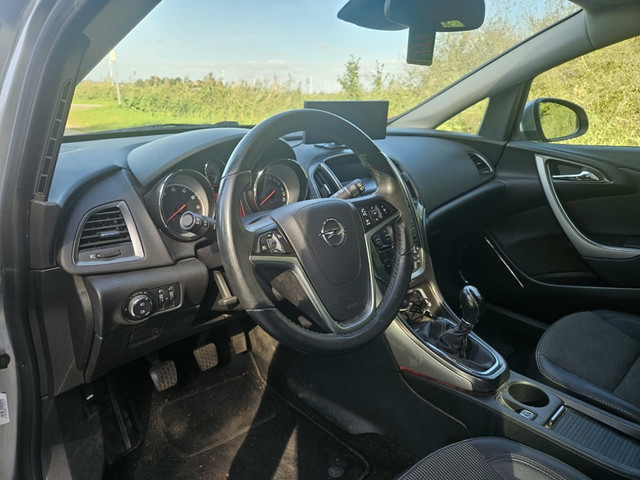 Foto 8 van Opel Astra Sports Tourer 1.4 Turbo Cosmo AIRCO I CRUISE