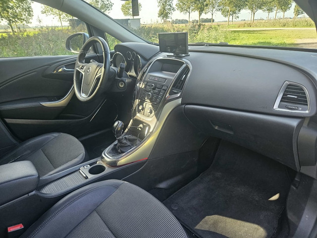 Foto 9 van Opel Astra Sports Tourer 1.4 Turbo Cosmo AIRCO I CRUISE