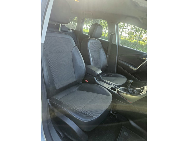 Foto 10 van Opel Astra Sports Tourer 1.4 Turbo Cosmo AIRCO I CRUISE