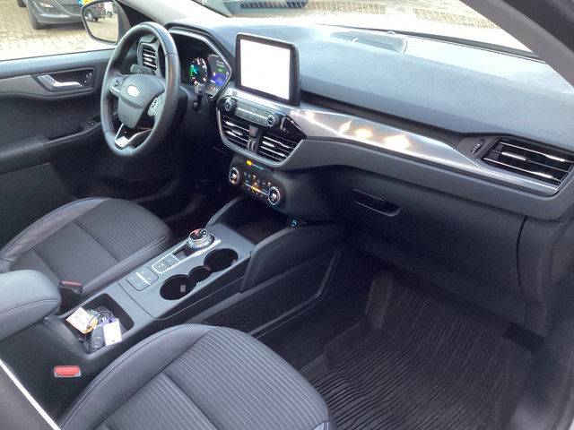 Foto 7 van Ford KUGA 2.5 PHEV Titanium panorama dak Automaat Elektrische trekhaak Parelmoer wit B&O systeem