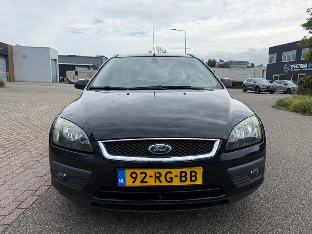 Foto 8 van Ford Focus Wagon 1.6-16V First Edition