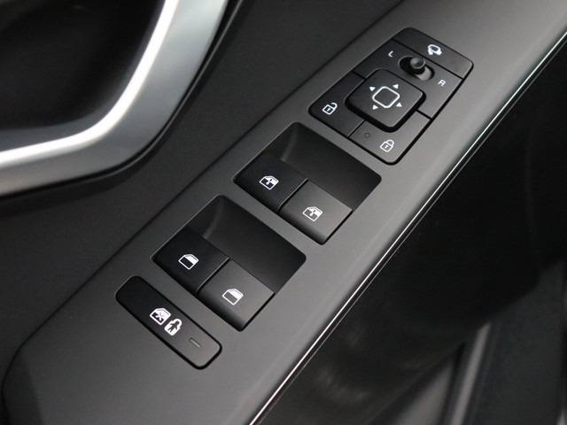Foto 8 van Kia Niro EV DynamicPlusLine 64.8 kWh (Demo! / Camera / Stoel- Stuurverw. / Elek. stoel + achterklep)