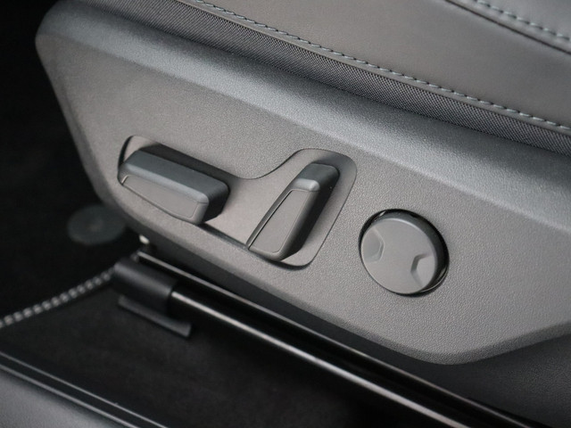 Foto 9 van Kia Niro EV DynamicPlusLine 64.8 kWh (Demo! / Camera / Stoel- Stuurverw. / Elek. stoel + achterklep)