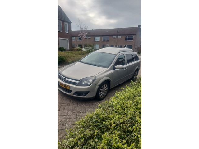 Foto 5 van Opel Astra 1.9 CDTi Enjoy apk 04-2027 rijd schakelt super airco koud