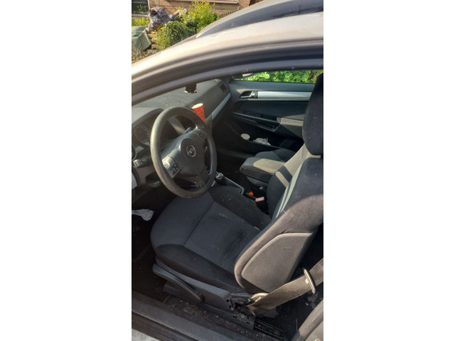 Foto 7 van Opel Astra 1.9 CDTi Enjoy apk 04-2027 rijd schakelt super airco koud