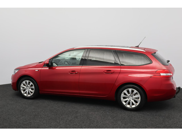 Foto 4 van Peugeot 308 SW 1.2 PureTech Style/ D-Riem verv: 128.000 KM!/ DEALER ONDERHOUDEN!/ Trekhaak/ Panorama