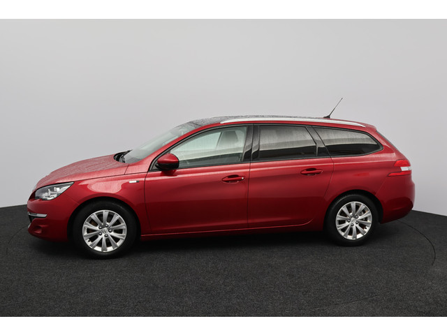 Foto 5 van Peugeot 308 SW 1.2 PureTech Style/ D-Riem verv: 128.000 KM!/ DEALER ONDERHOUDEN!/ Trekhaak/ Panorama
