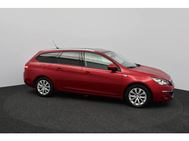 Foto 10 van Peugeot 308 SW 1.2 PureTech Style/ D-Riem verv: 128.000 KM!/ DEALER ONDERHOUDEN!/ Trekhaak/ Panorama