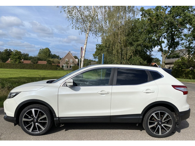 Foto 4 van Nissan QASHQAI 1.2 Connect Edition (bj 2015, automaat)
