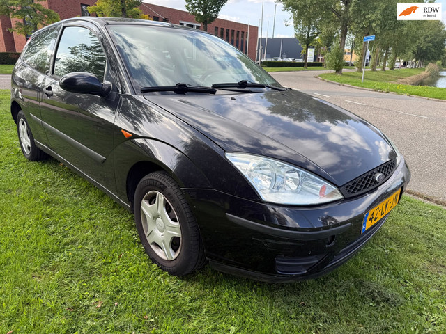Foto 9 van Ford Focus 1.4-16V Cool Edition