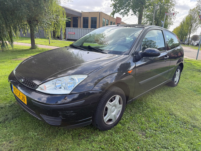 Foto 8 van Ford Focus 1.4-16V Cool Edition